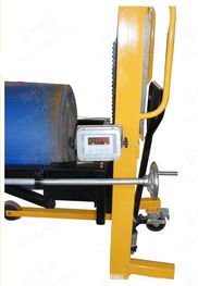 高效裝卸利器 防爆油桶搬運車電子秤在300千克油漆桶作業中的應用與服務